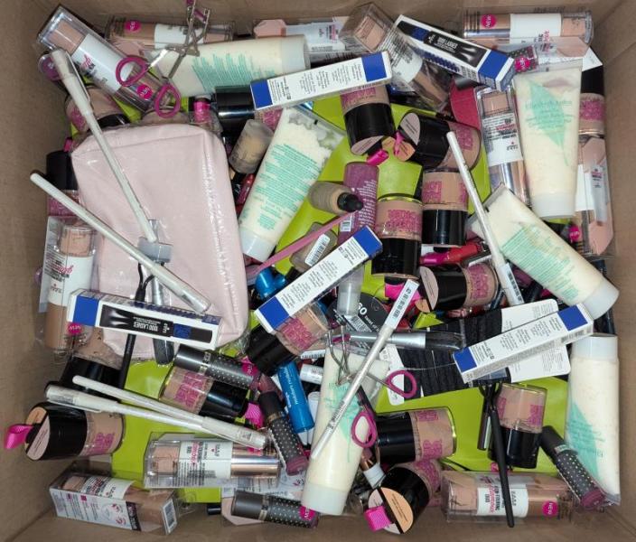 800ct Assorted Name Brand Cosmetics Over $5,590…